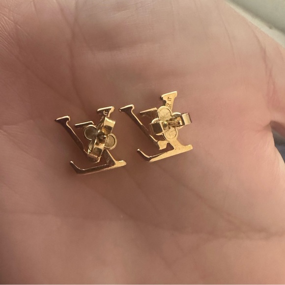 Louis Vuitton stud earrings - Picture 4 of 5